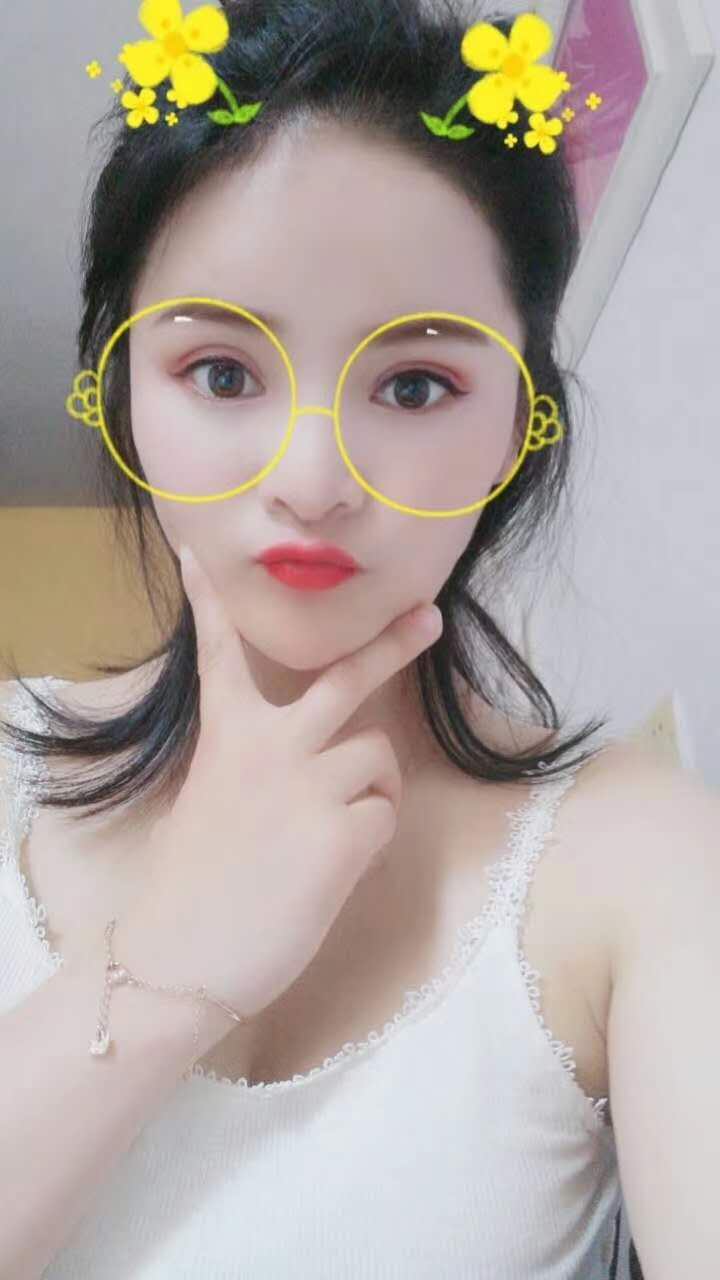 21岁 身高168 体重47kg 胸围 34c